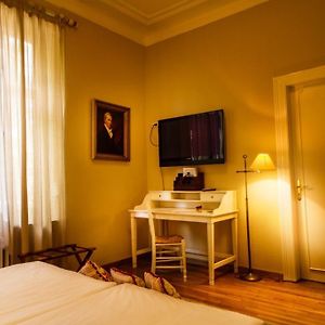 Comfort King Room